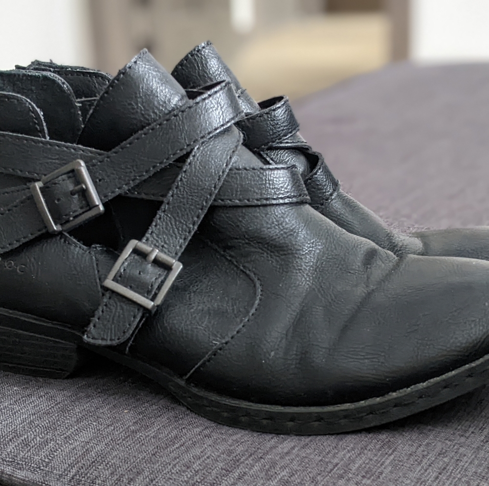 B.o.c. size 6.5 black leather strap booties